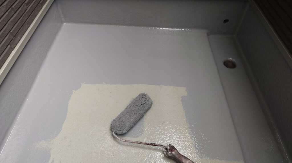 ベランダ防水<br />
トップコート状況