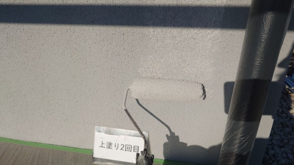 基礎塗装<br />
上塗り2回目状況になります。