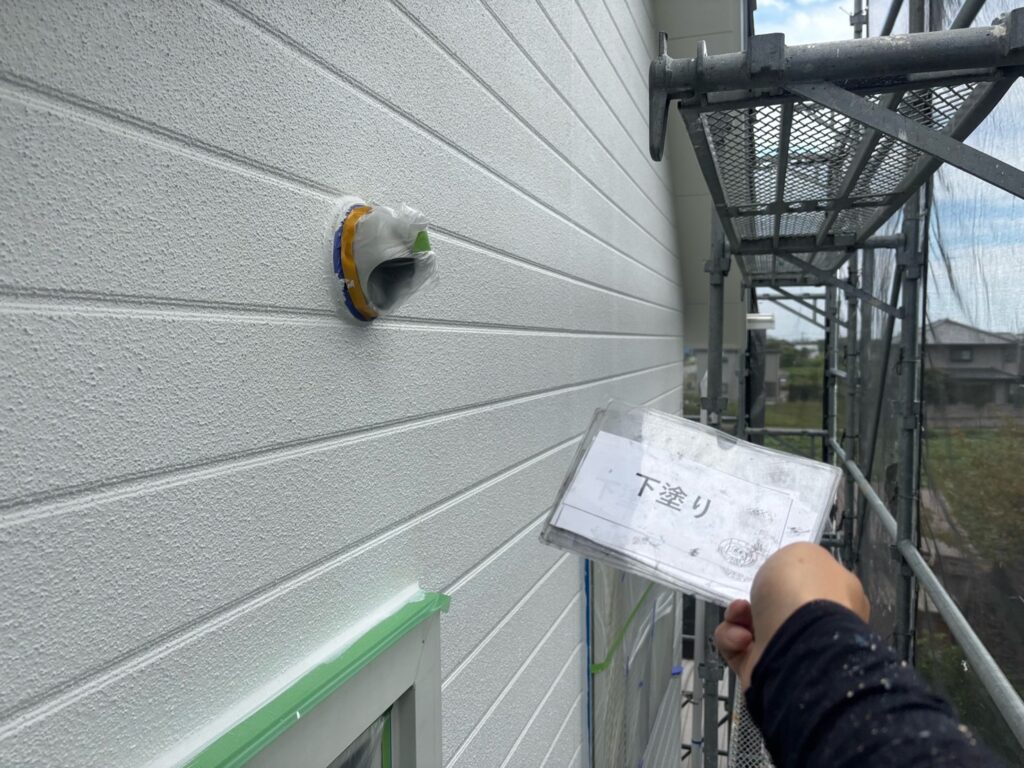 外壁塗装<br />
下塗り