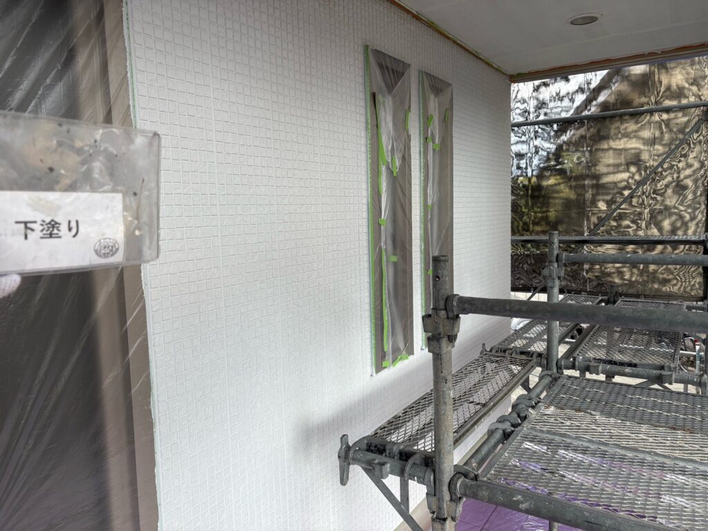 外壁塗装<br />
下塗り完成です。
