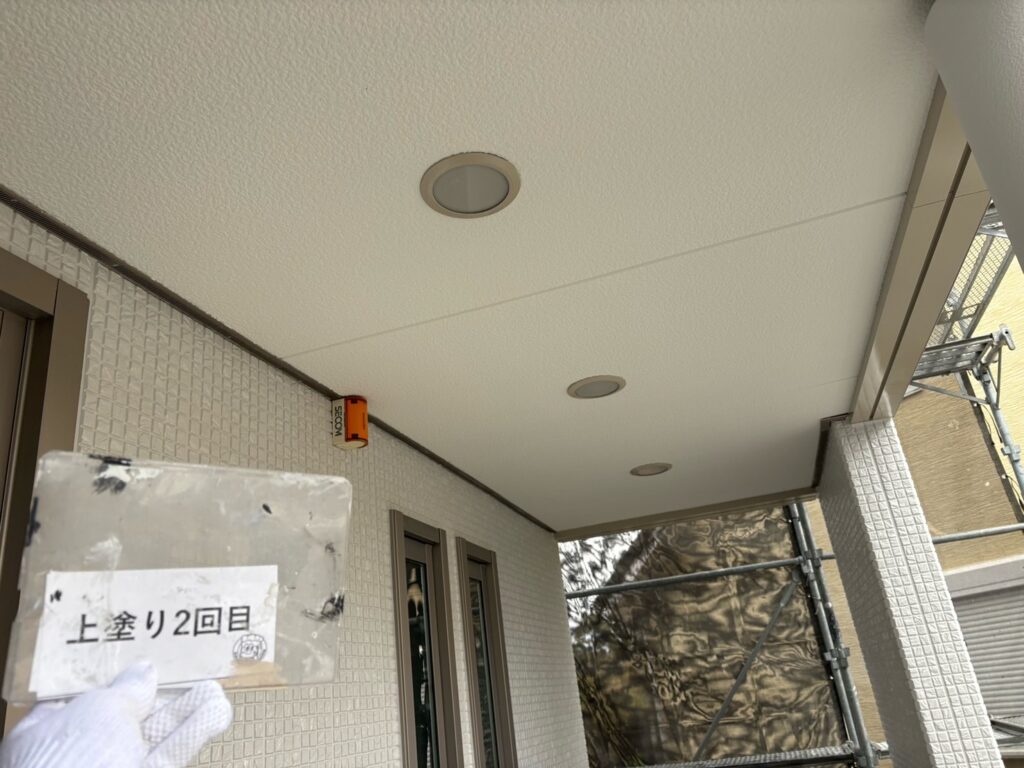 軒天塗装<br />
完成です。