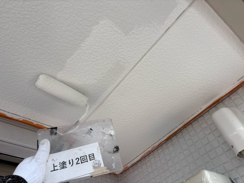 上塗り2回目状況になります。