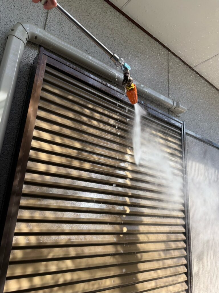 付帯<br />
高圧洗浄状況になります。