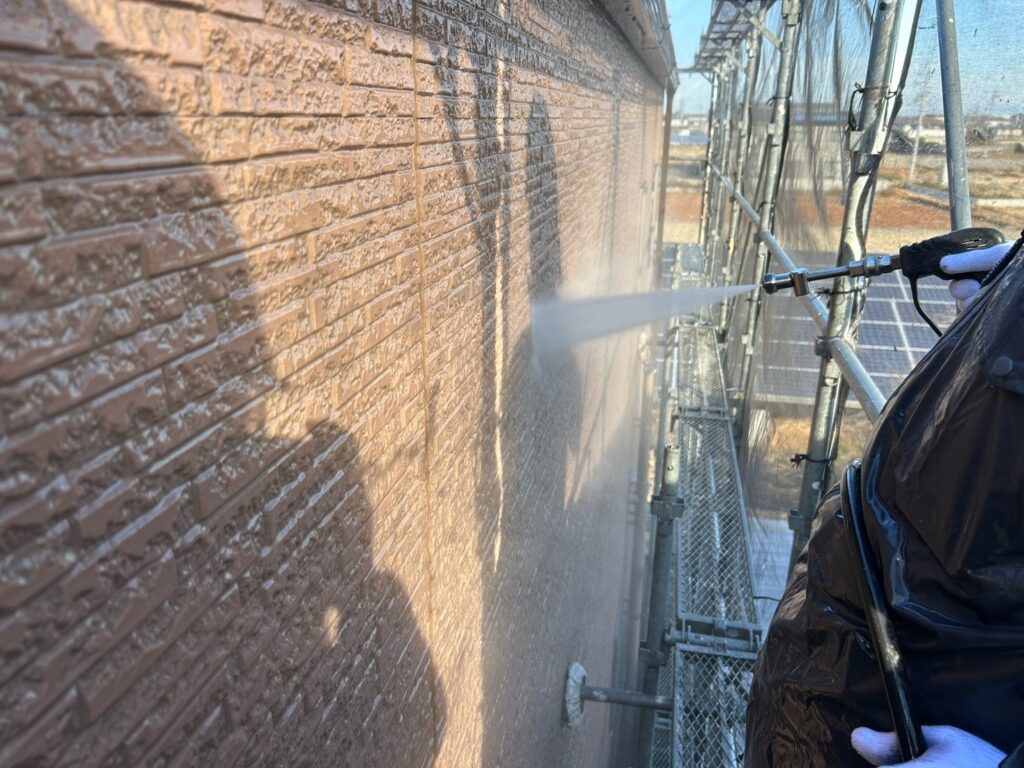 高圧洗浄<br />
状況になります。