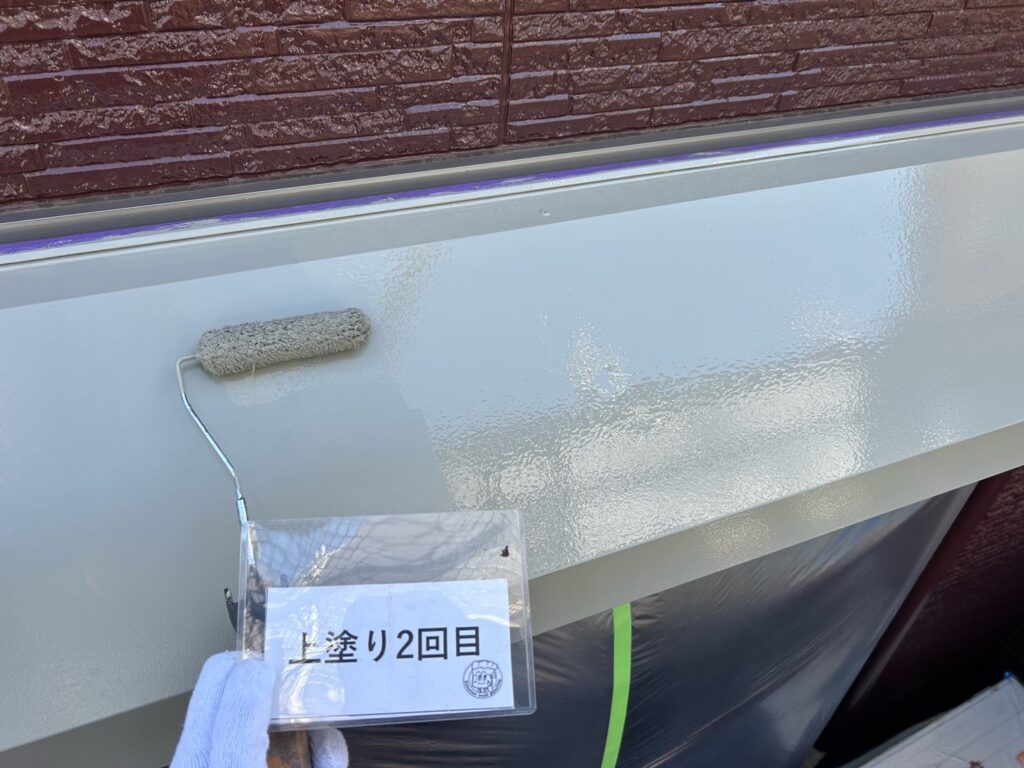 上塗り2回目<br />
状況になります。