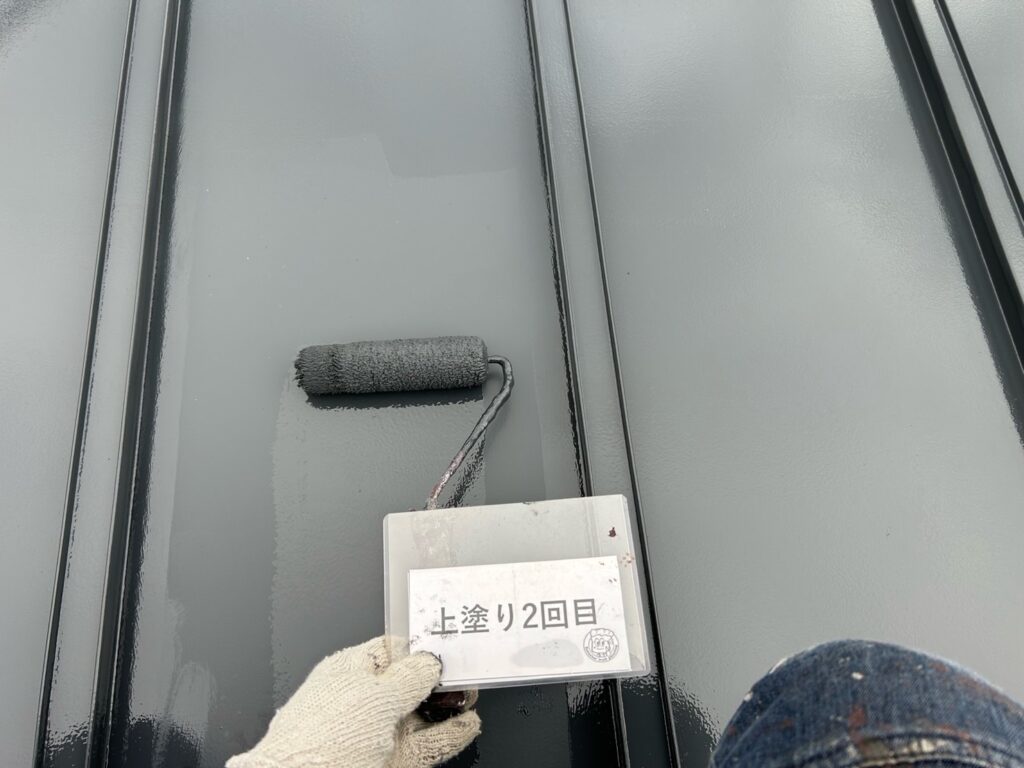 上塗り2回目<br />
状況になります。