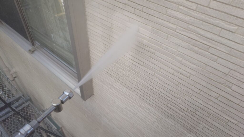 外壁　高圧洗浄状況