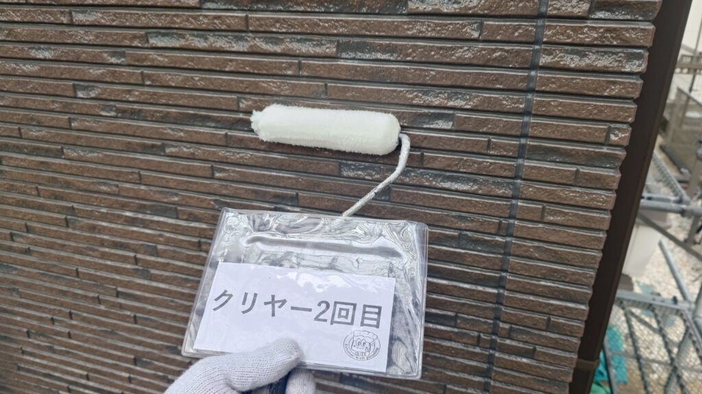 クリヤー塗装<br />
2回目塗装　状況になります。