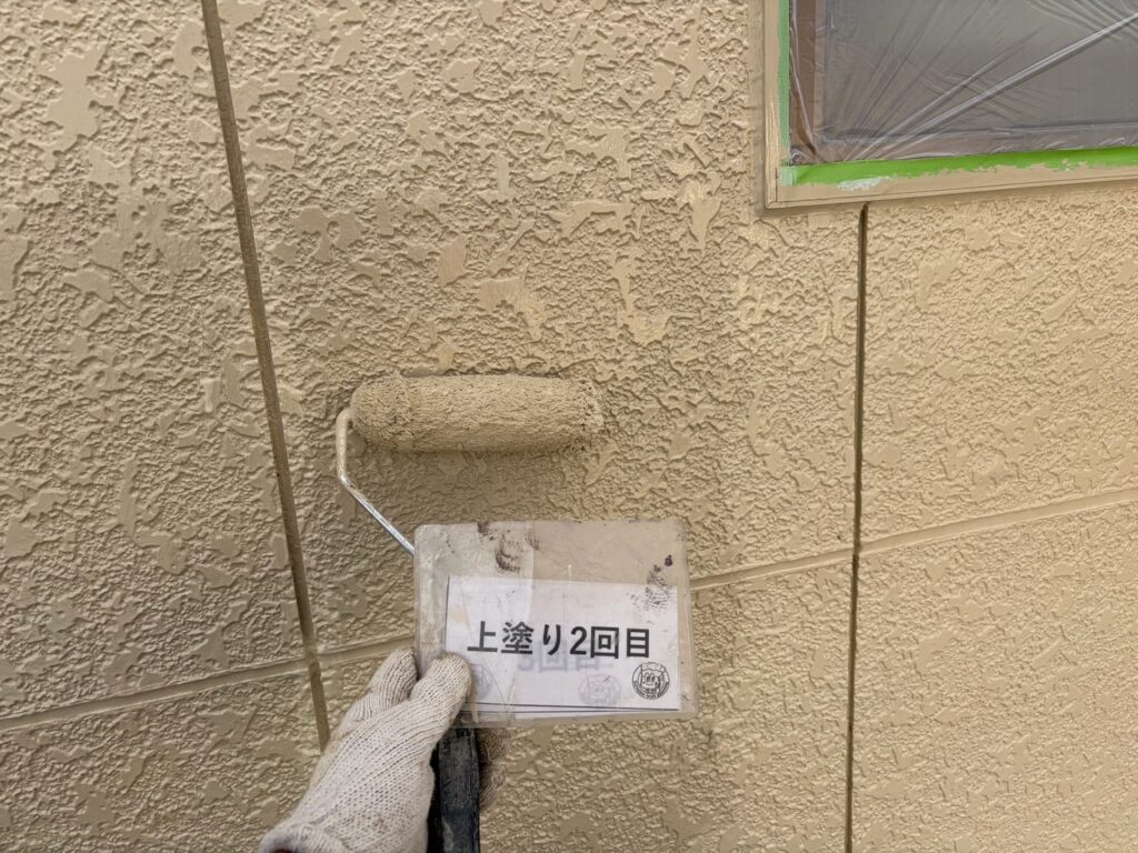 上塗り2回目状況になります。