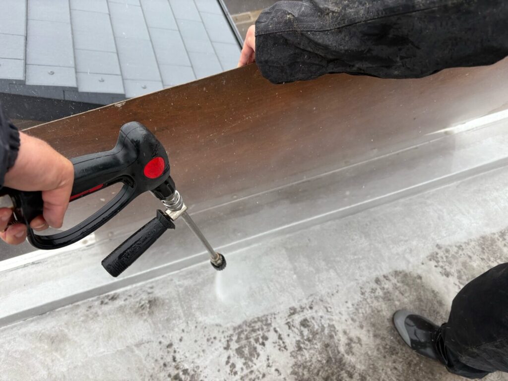 高圧洗浄状況になります。