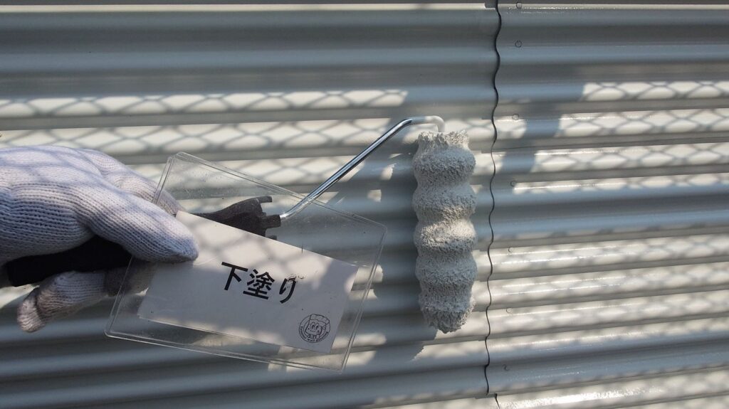 外壁<br />
下塗り状況になります。
