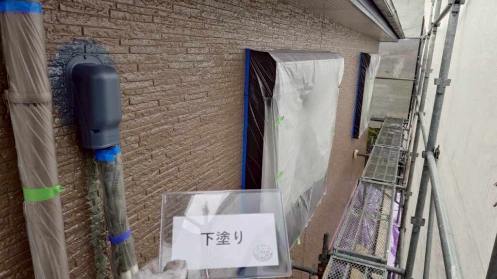 外壁<br />
下塗り完成です。