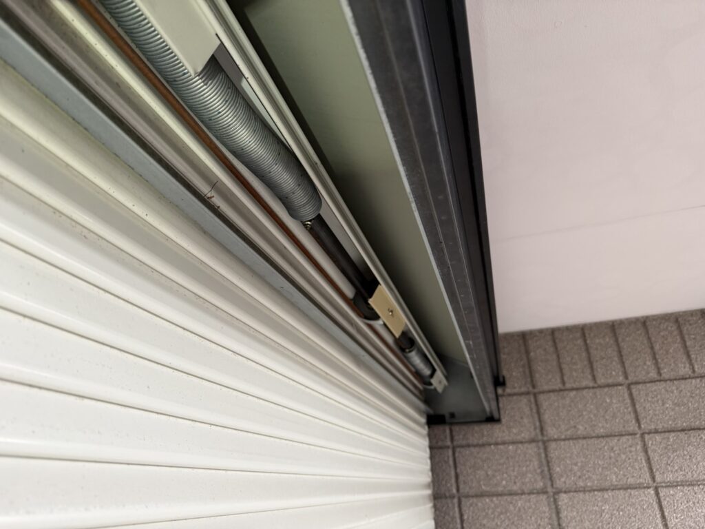 分解して清掃を実施します。