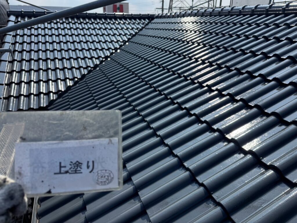 屋根塗装<br />
上塗り完成です。