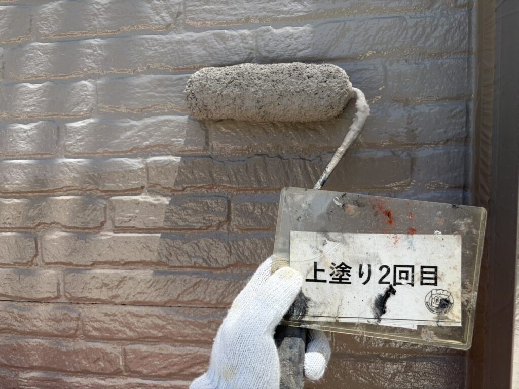 上塗り2回目状況になります。