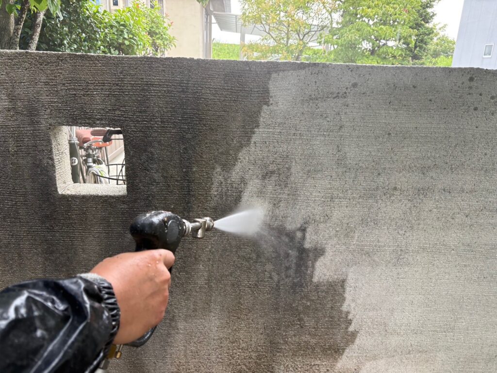 擁壁洗浄状況になります。