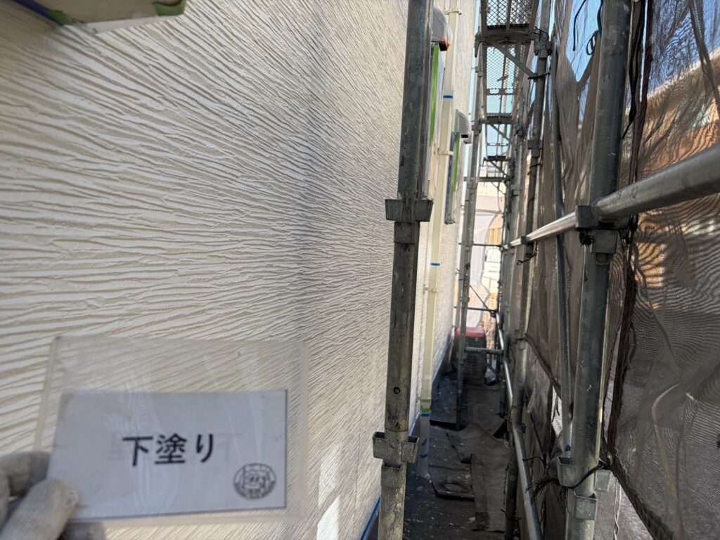 外壁<br />
下塗り完成です。