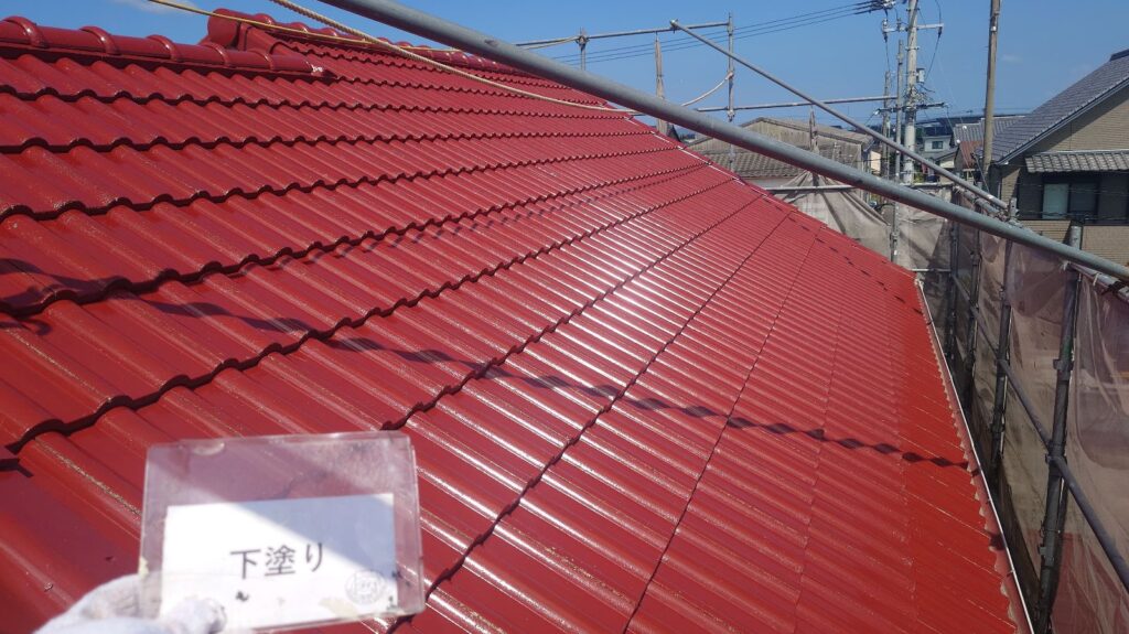 屋根塗装<br />
下塗り完成です。